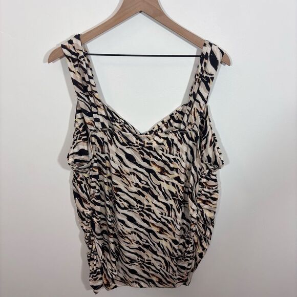 Torrid Studio Knit Sweetheart Twist Crop Top NEW size 4/4X Pristine Stripe Zebra - Picture 11 of 16